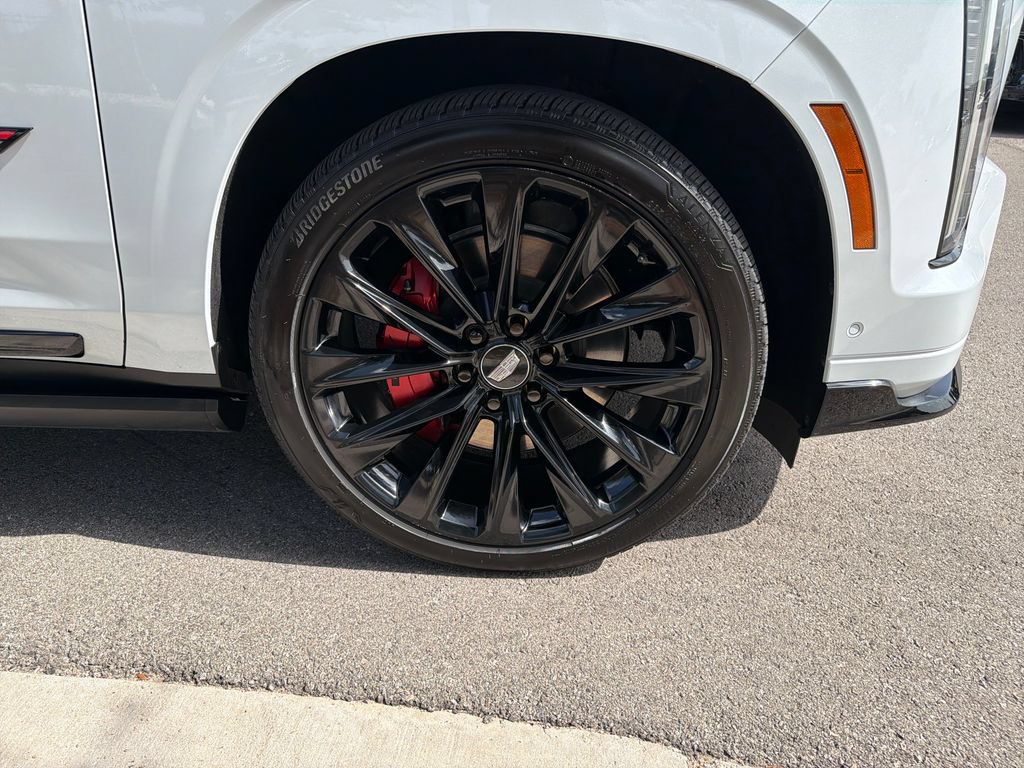 Used 2026 Cadillac Escalade V w/ LPO, ONYX Package AWD/4WD image 18