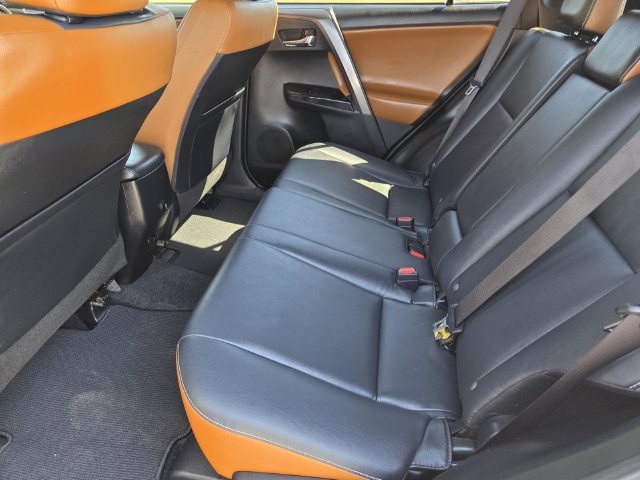 Used 2018 Toyota RAV4 SE w/ Power Extra Value Package FWD image 28