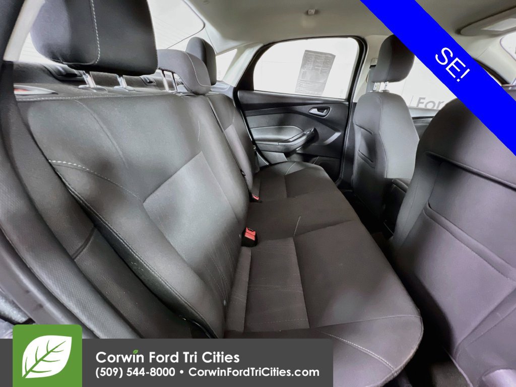 Used 2015 Ford Focus SE FWD image 16