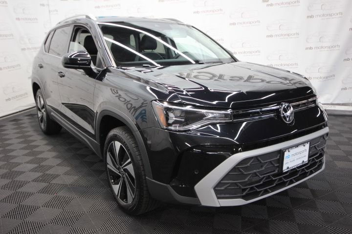 Used 2025 Volkswagen Taos SE AWD/4WD image 10