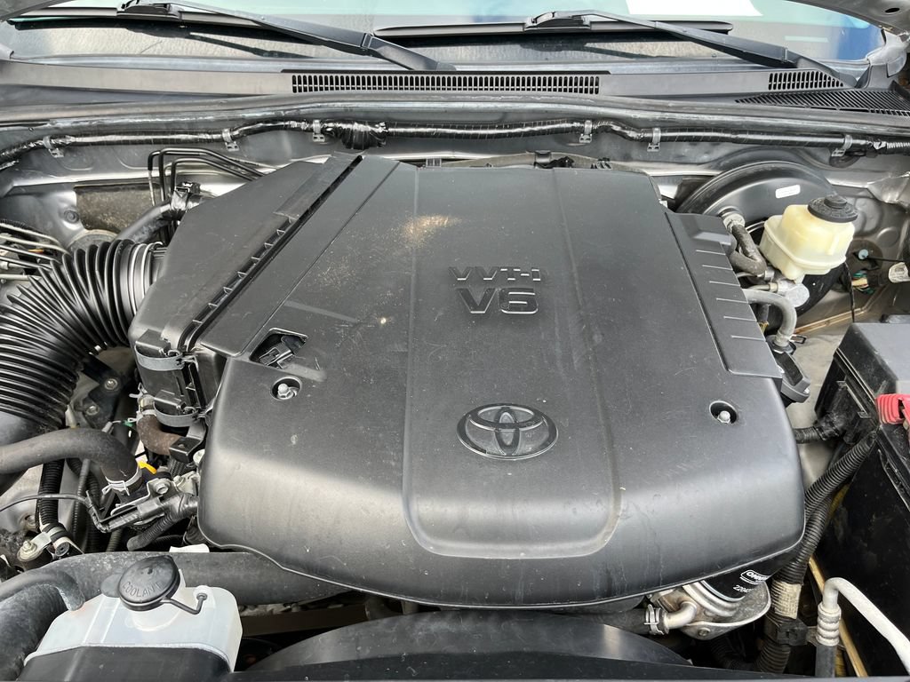Used 2015 Toyota Tacoma PreRunner w/ TRD Sport Package RWD image 19