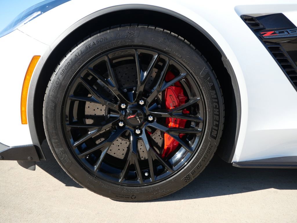 Used 2017 Chevrolet Corvette Z06 w/ Z07 Performance Package image 9