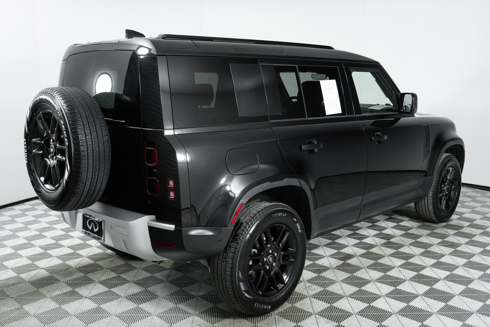 Used 2025 Land Rover Defender 110 S image 70