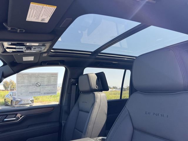 New 2026 GMC Yukon XL Denali w/ Denali Reserve Package image 25