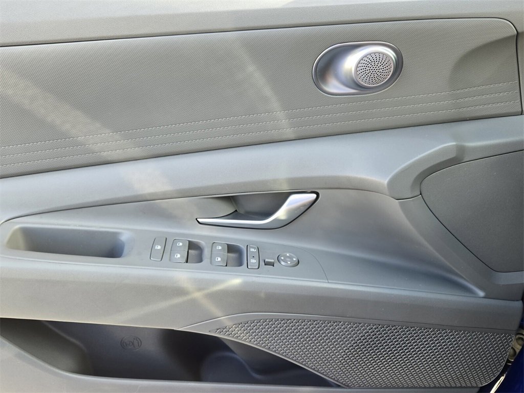 Certified 2023 Hyundai Elantra SEL image 29