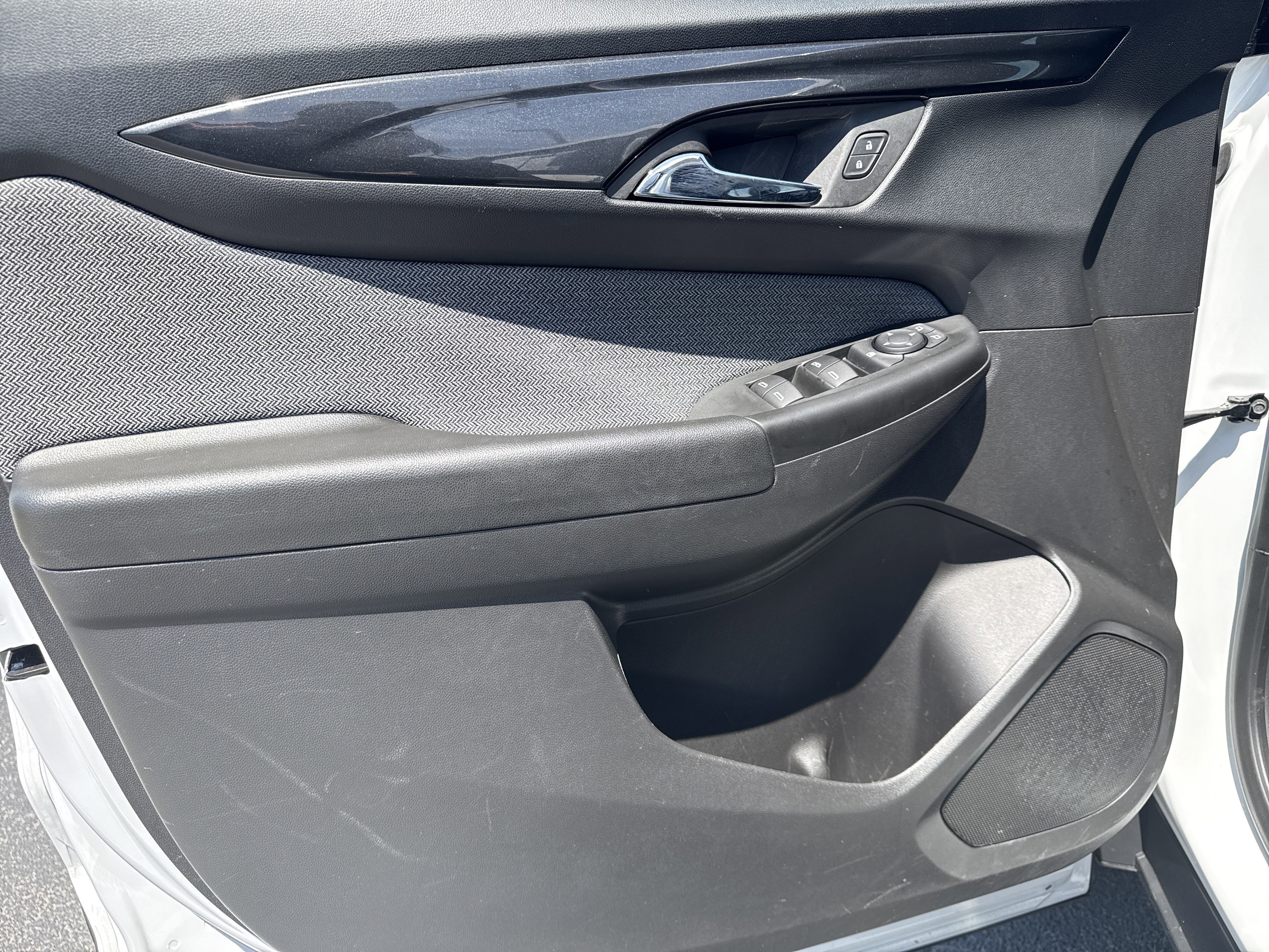 Used 2025 Chevrolet TrailBlazer LT AWD/4WD image 14