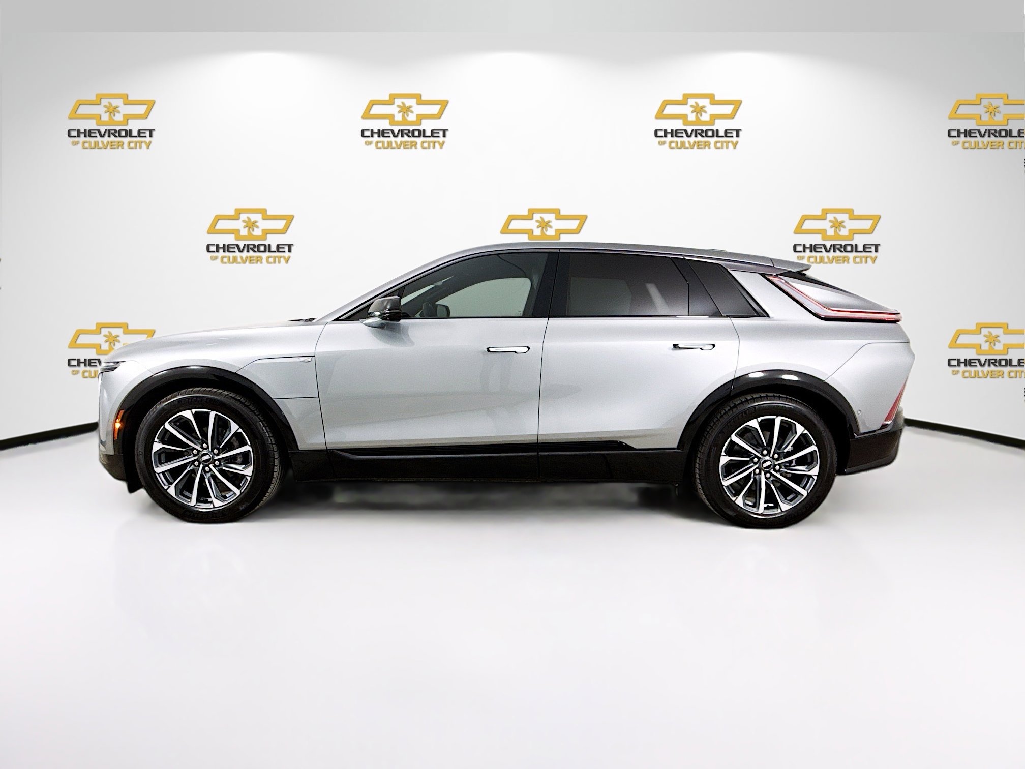 Used 2024 Cadillac Lyriq Sport AWD/4WD image 4