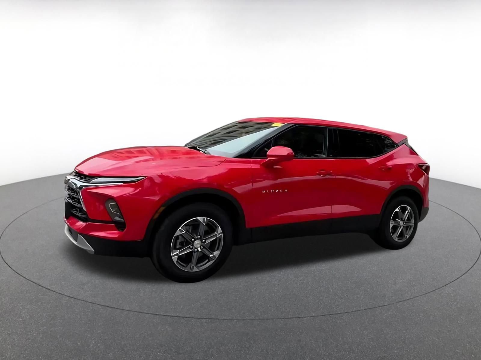 Used 2025 Chevrolet Blazer LT FWD image 7