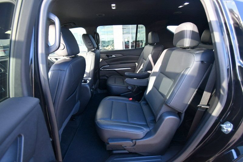Used 2025 Chevrolet Traverse LT AWD/4WD image 14