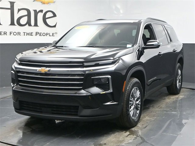 Used 2025 Chevrolet Traverse LT image 7