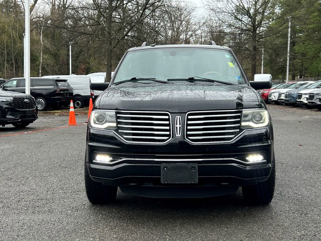Used 2016 Lincoln Navigator Select image 2