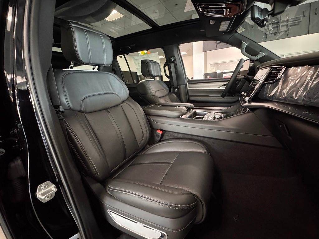 New 2026 Jeep Grand Wagoneer Summit w/ Premium Group III AWD/4WD image 19