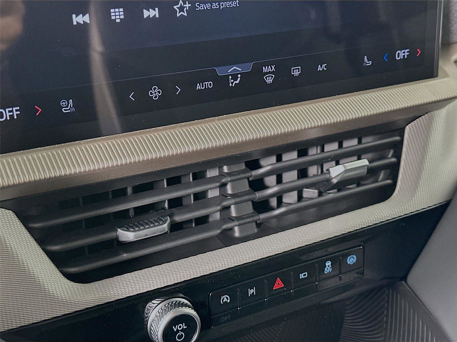 New 2026 Ford Explorer Active w/ Active Comfort Package image 18
