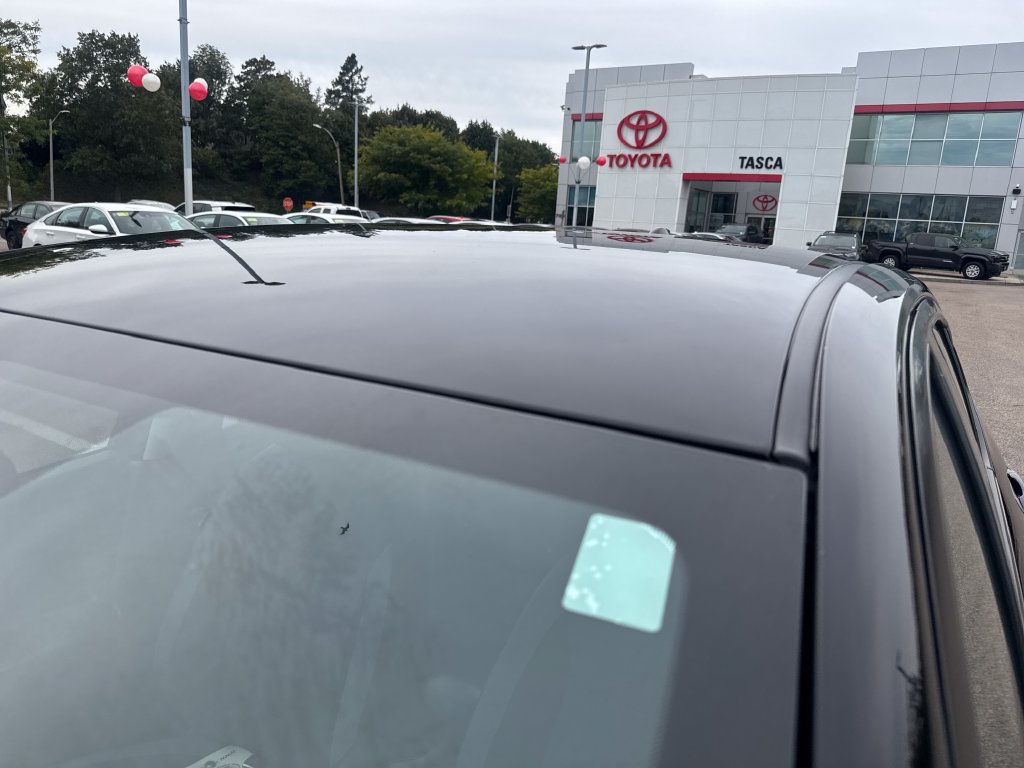 Used 2025 Nissan Versa SV FWD image 41