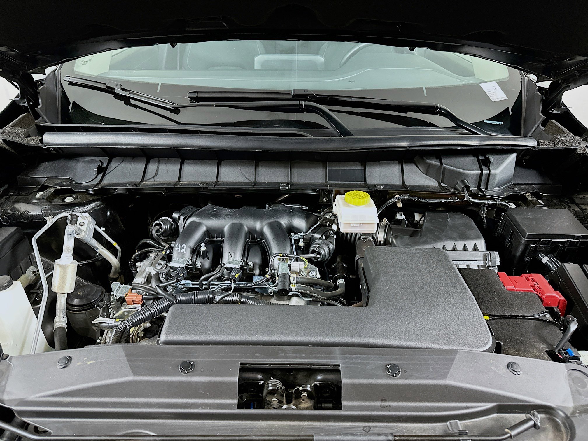 Used 2025 Nissan Pathfinder SV image 34