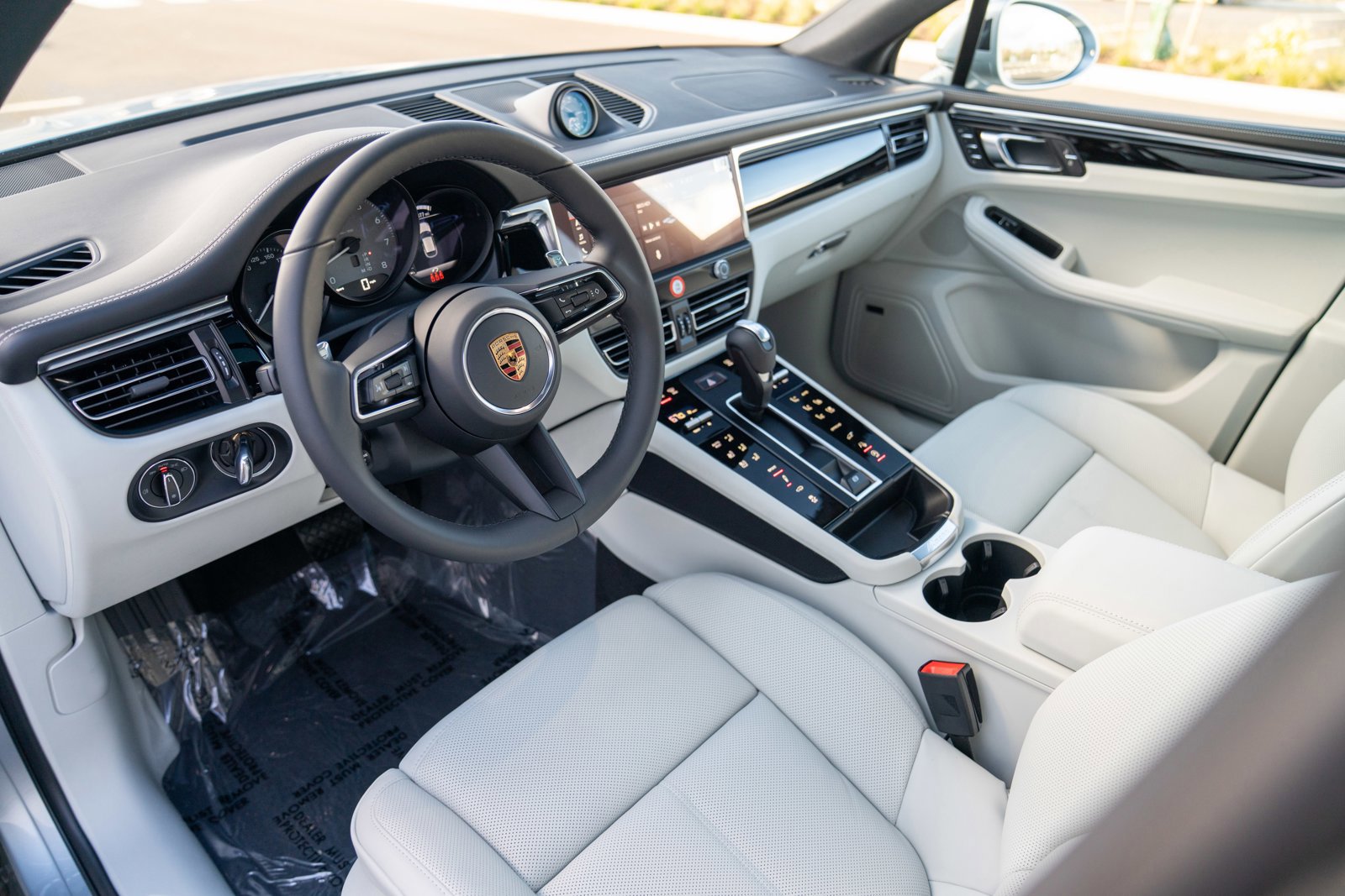 New 2026 Porsche Macan S image 4