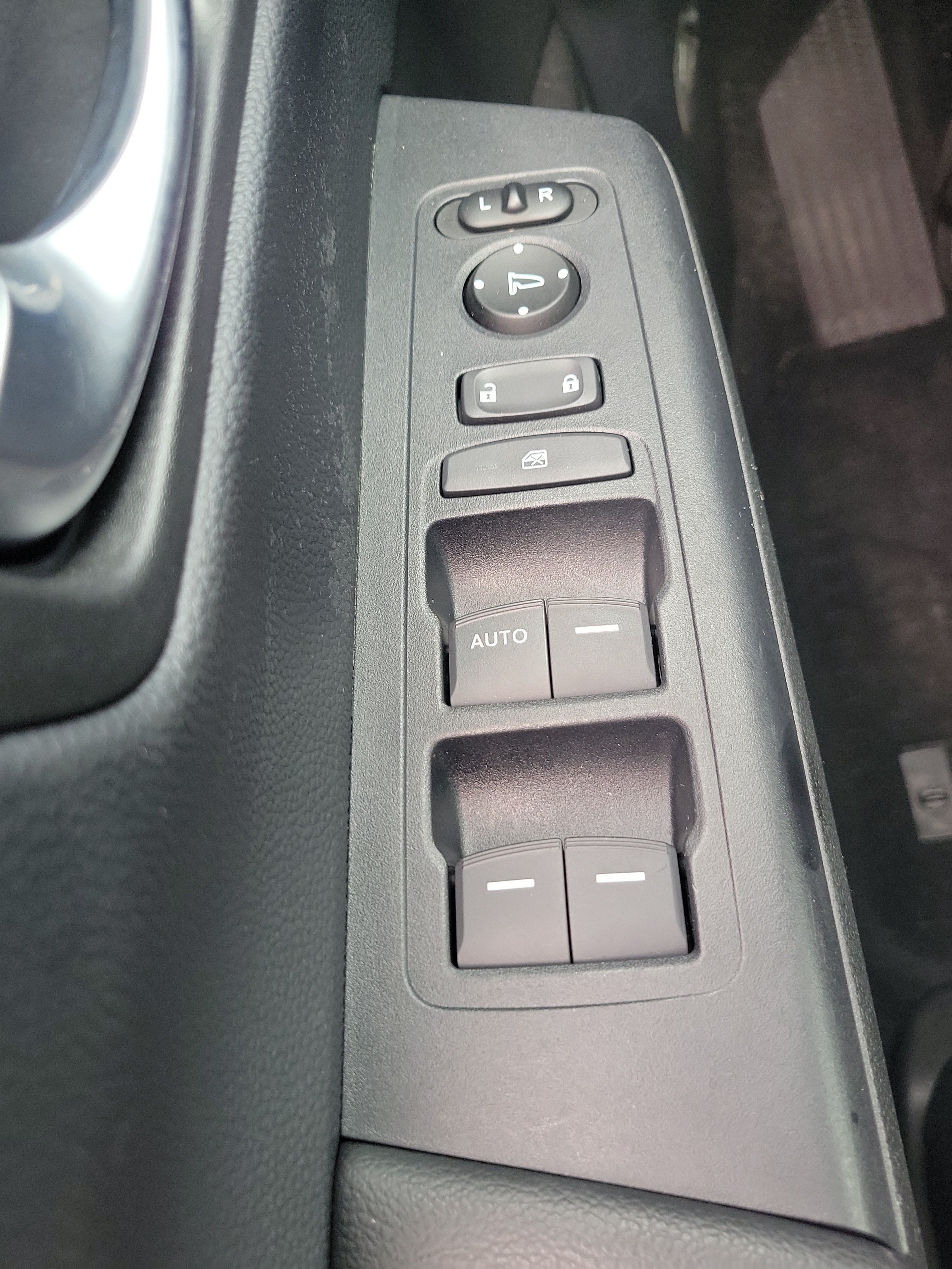 Used 2024 Honda CR-V LX image 23