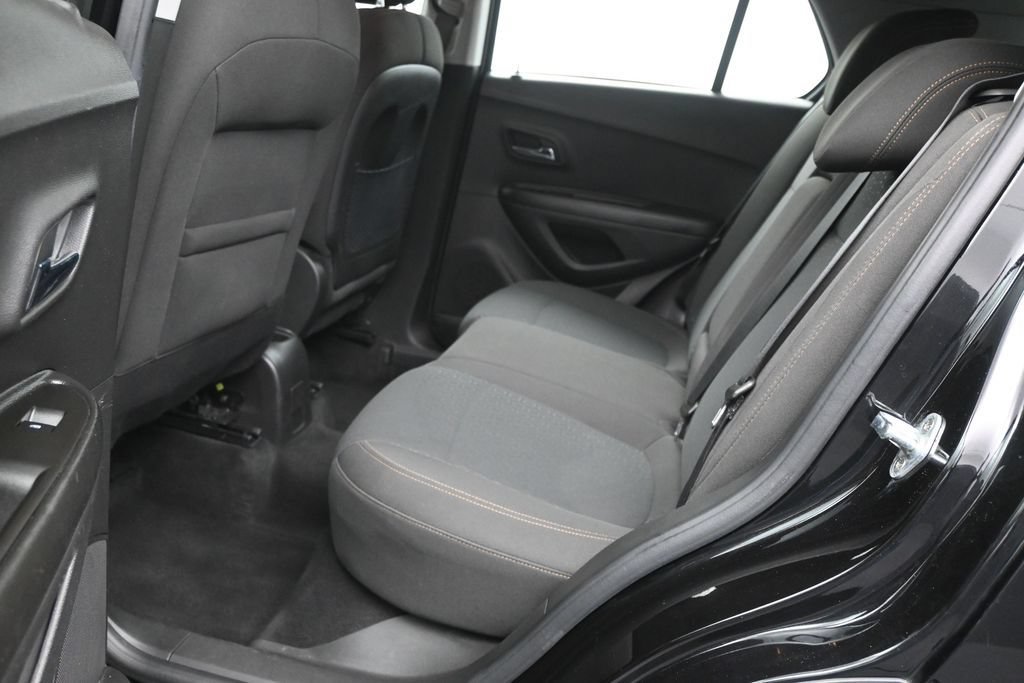 Used 2021 Chevrolet Trax LS FWD image 15