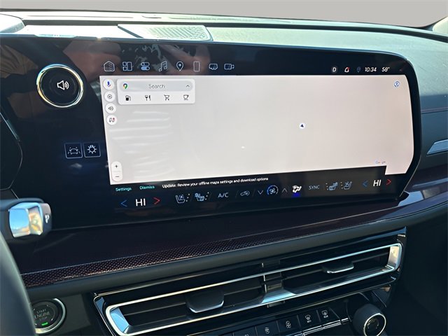 Used 2025 Chevrolet Traverse RS image 16