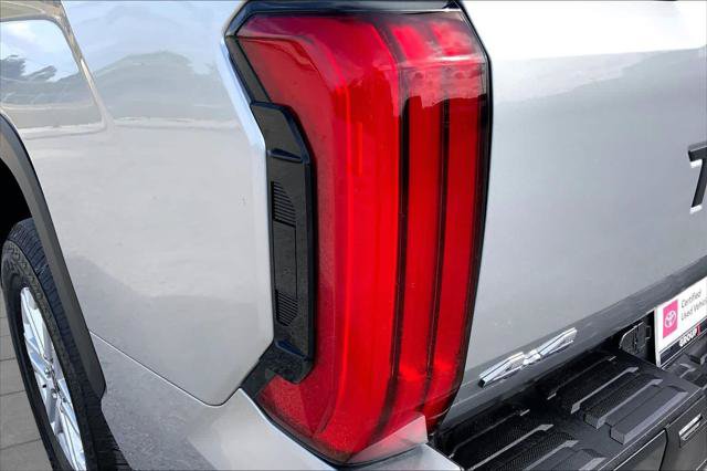 Certified 2025 Toyota Tundra SR5 w/ SR5 Premium Package AWD/4WD image 28