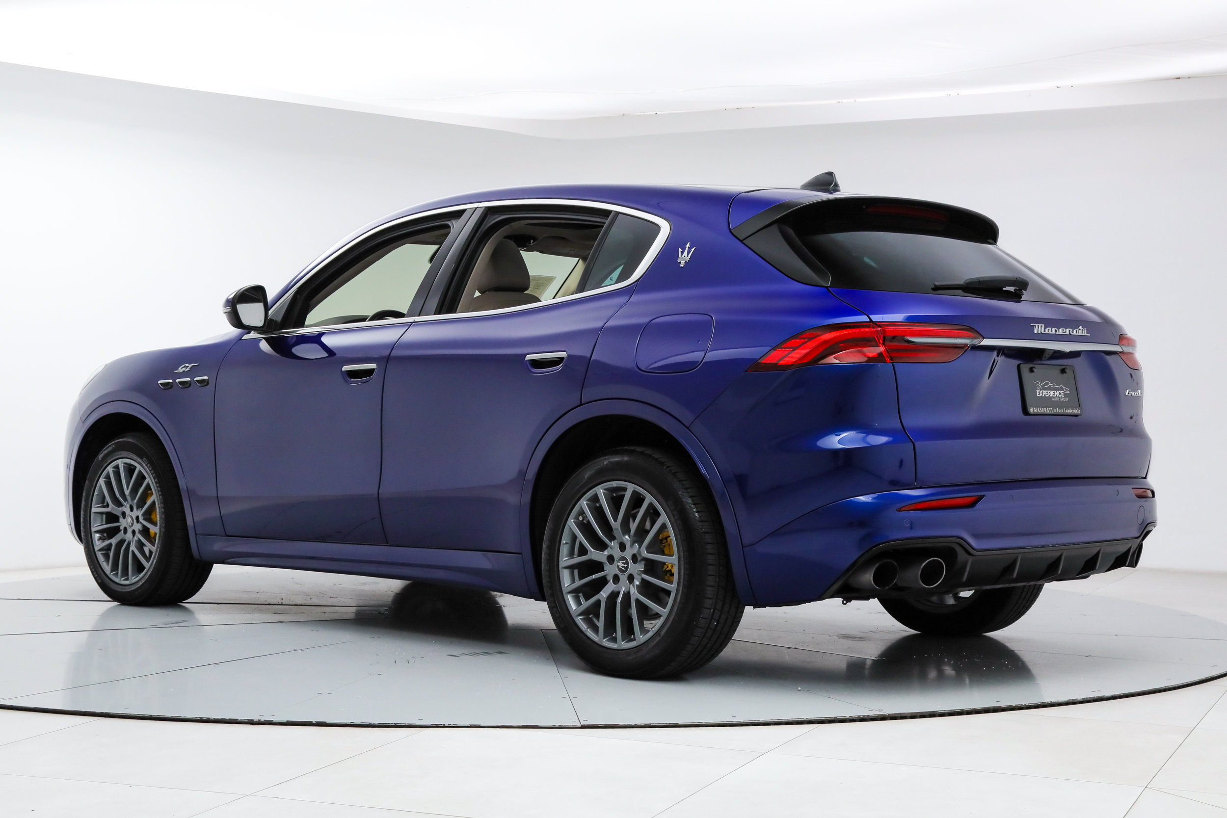 Certified 2023 Maserati Grecale Modena AWD/4WD image 3