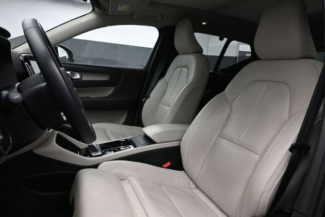 Used 2023 Volvo XC40 B5 Ultimate w/ Protection Package Premier AWD/4WD image 10
