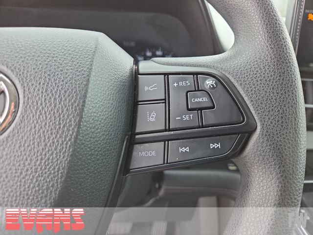 Certified 2025 Toyota Sienna LE FWD image 15