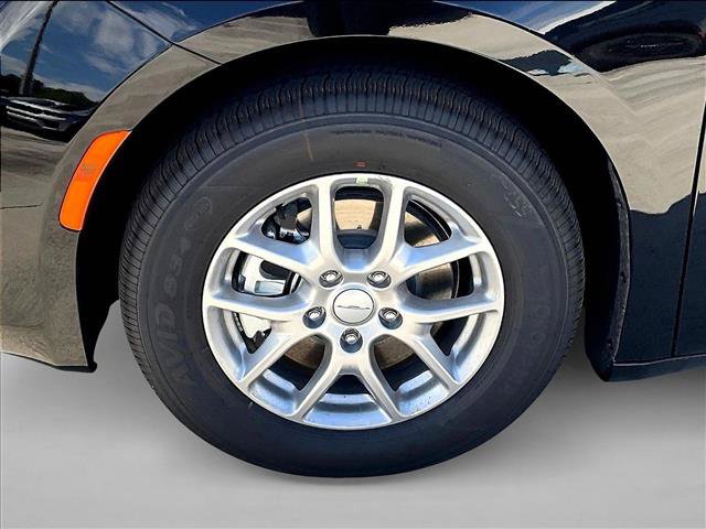 New 2027 Chrysler Pacifica LX FWD image 11
