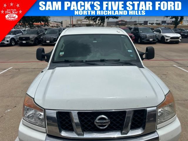 Used 2015 Nissan Titan SV w/ SV Value Truck Package RWD image 2
