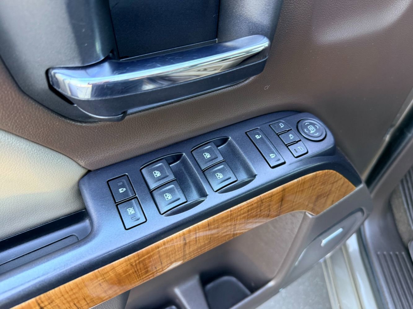 Used 2015 GMC Sierra 1500 SLT w/ SLT Crew Cab Value Package image 16