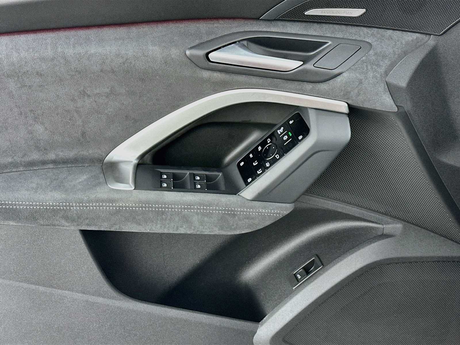 New 2026 Audi SQ5 Prestige AWD/4WD image 16
