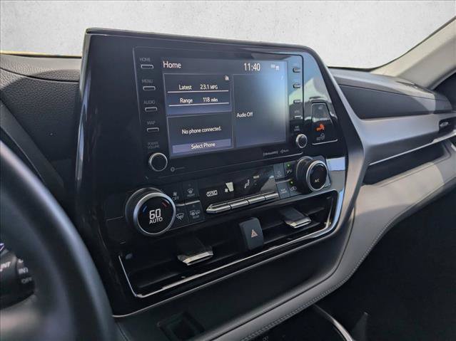 Used 2021 Toyota Highlander LE AWD/4WD image 12