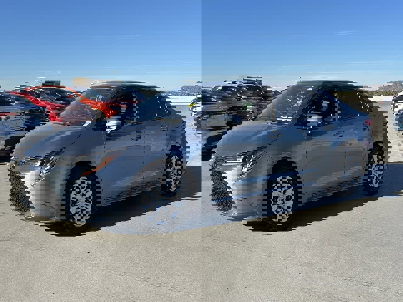 Used 2021 Toyota Corolla LE image 4