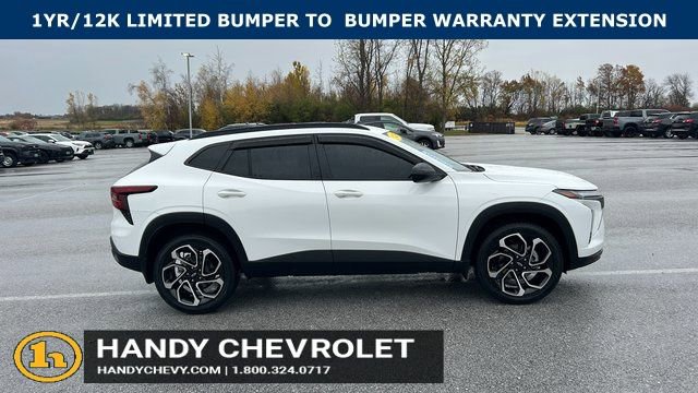 Certified 2025 Chevrolet Trax RS FWD image 2