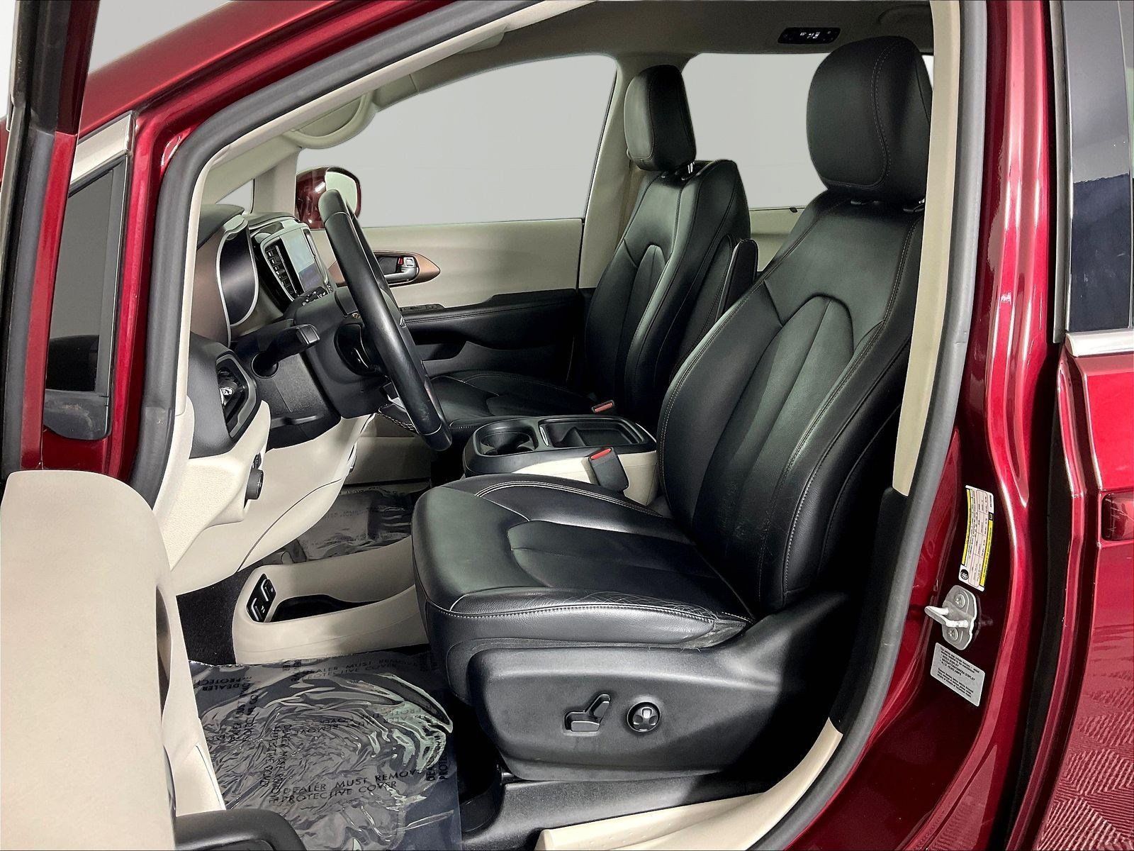 Used 2017 Chrysler Pacifica Touring-L FWD image 21