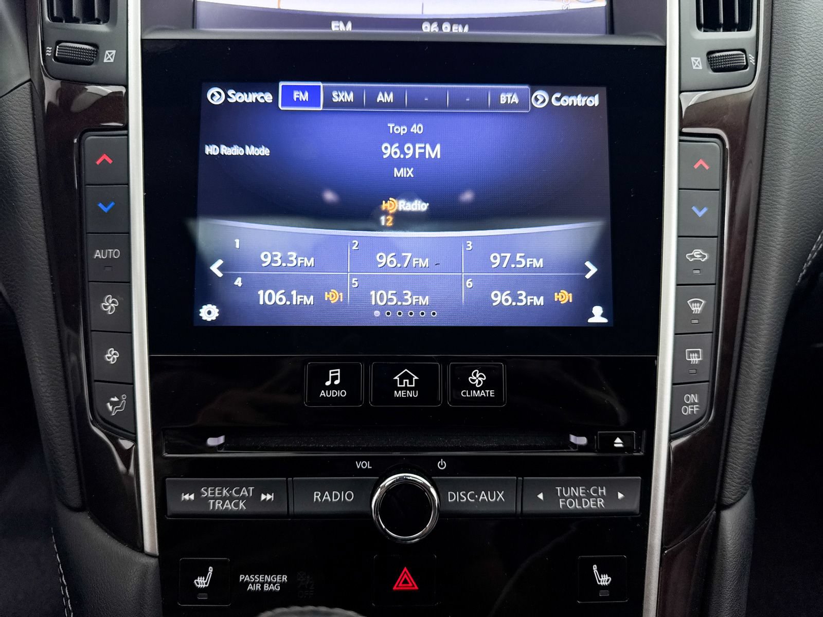 Used 2018 INFINITI Q50 Luxe w/ Essential Package (3.0T Luxe) RWD image 32