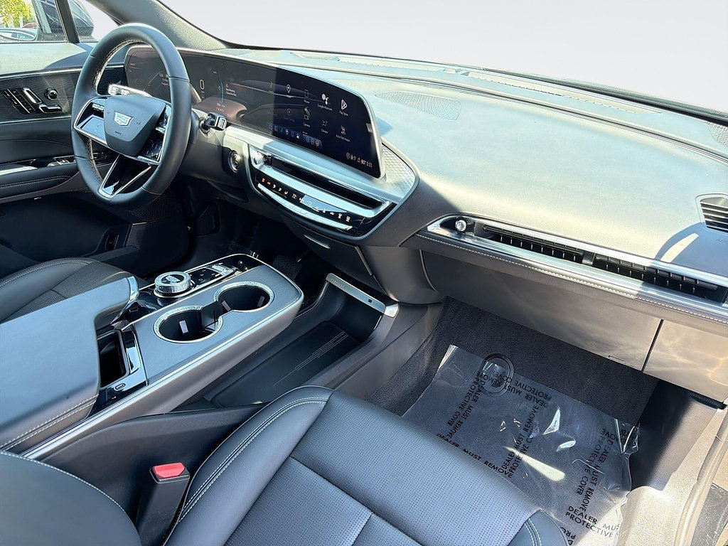 Certified 2024 Cadillac Lyriq Luxury RWD image 31