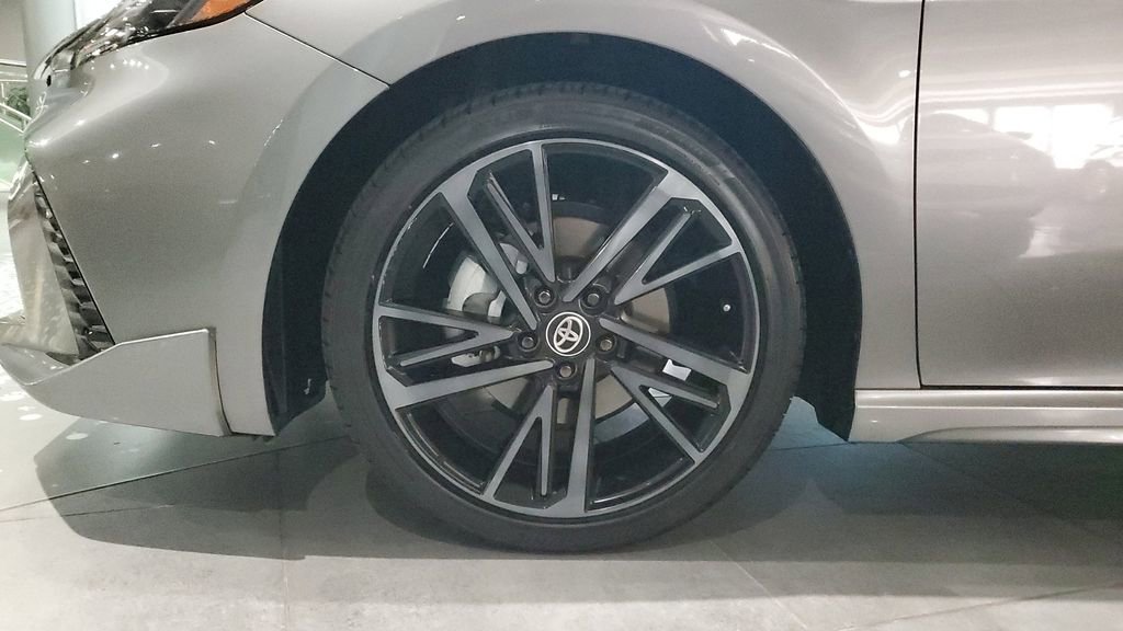 Used 2025 Toyota Camry XSE image 7