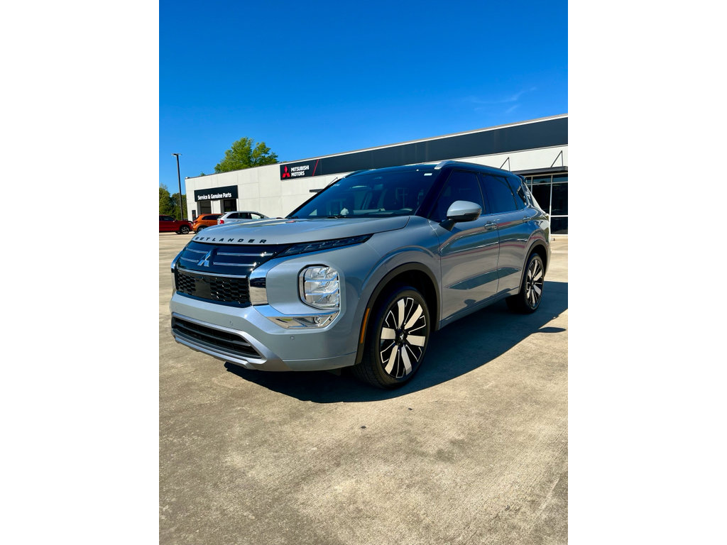 New 2026 Mitsubishi Outlander SEL FWD image 2
