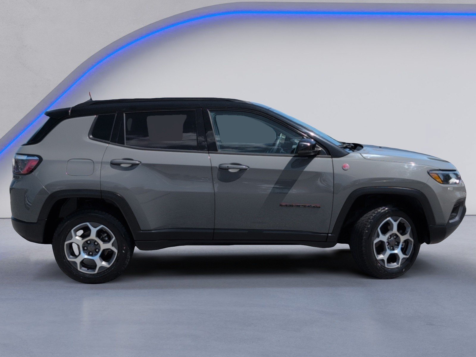 Used 2022 Jeep Compass Trailhawk w/ Sun and Sound Group AWD/4WD image 3