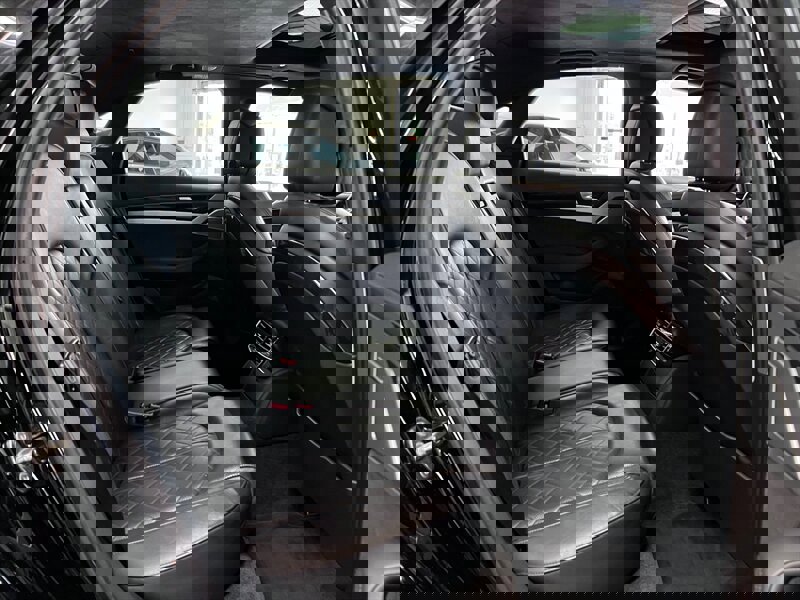 Used 2014 Audi S8 image 38