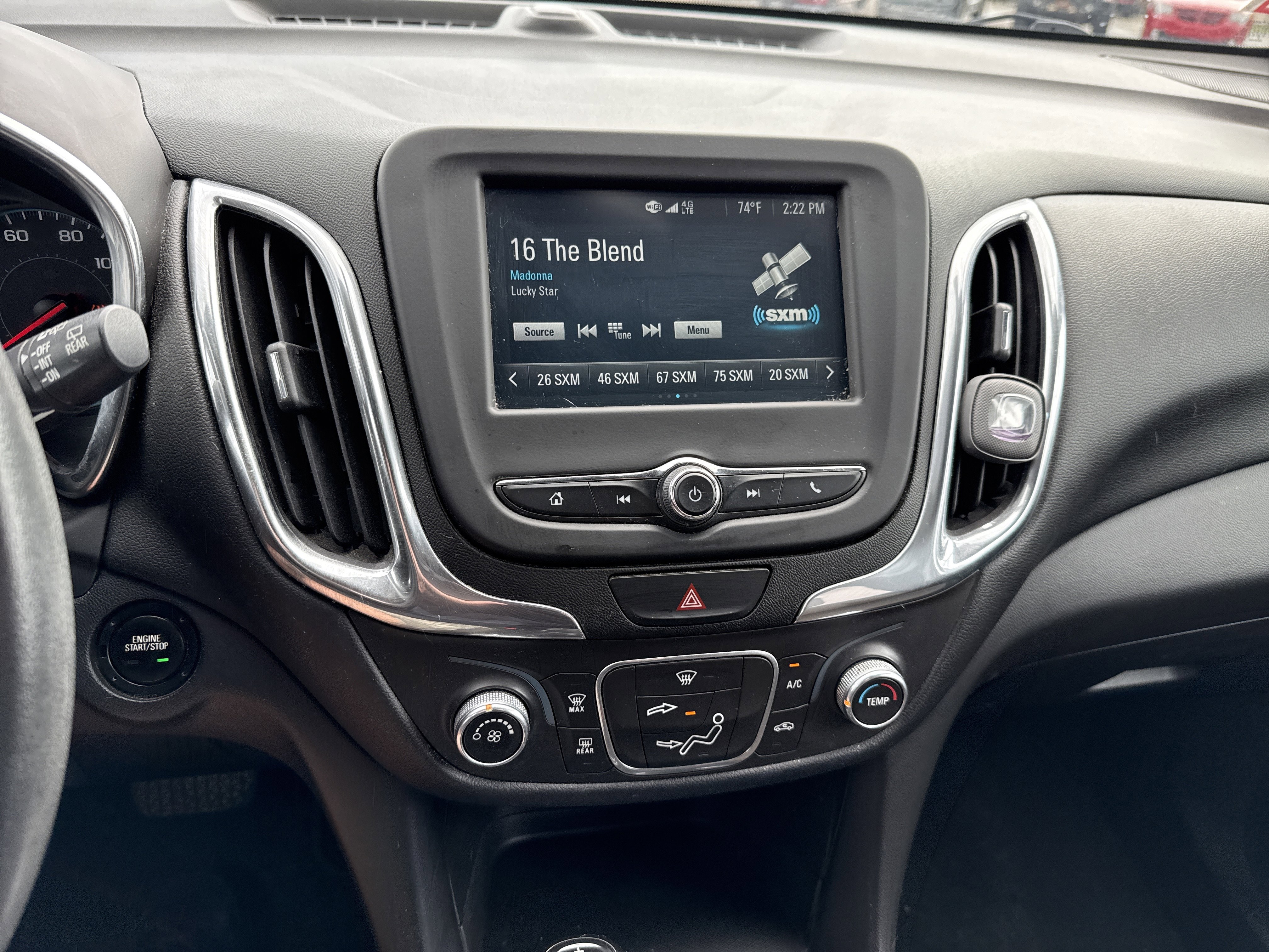 Used 2018 Chevrolet Equinox LT image 24