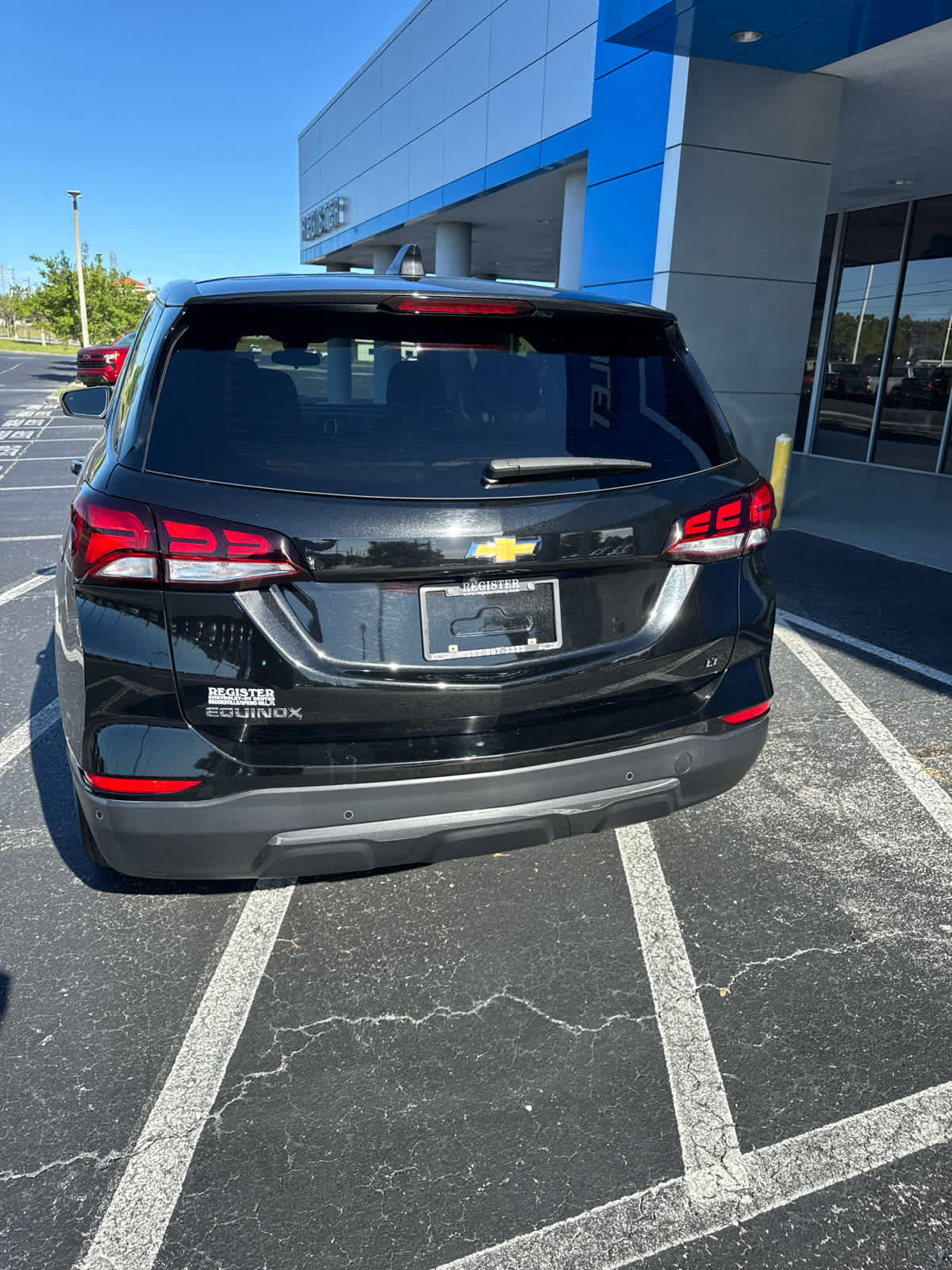 Used 2024 Chevrolet Equinox LT FWD image 6