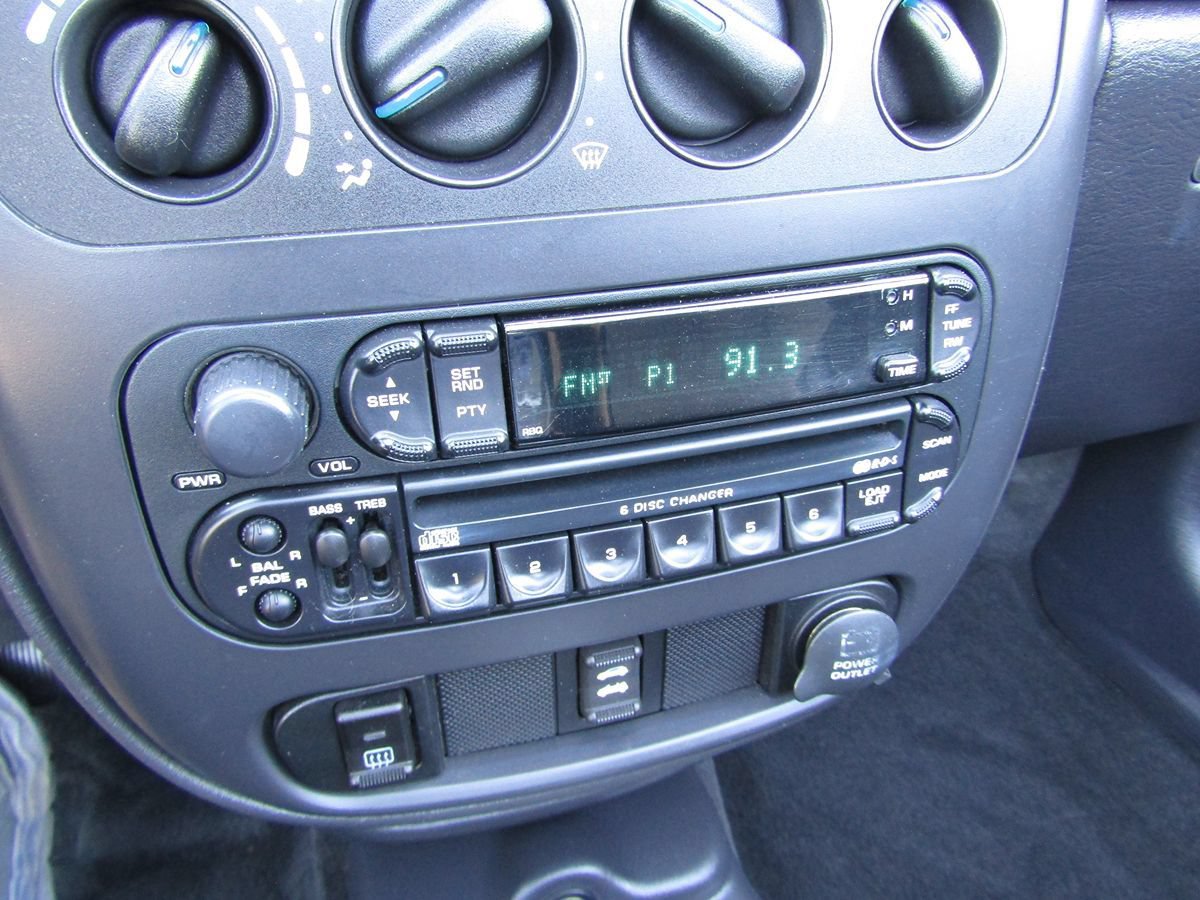 Used 2005 Chrysler PT Cruiser Touring FWD image 17
