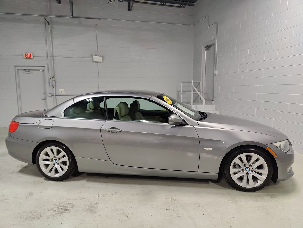 Used 2011 BMW 328i Convertible RWD image 4