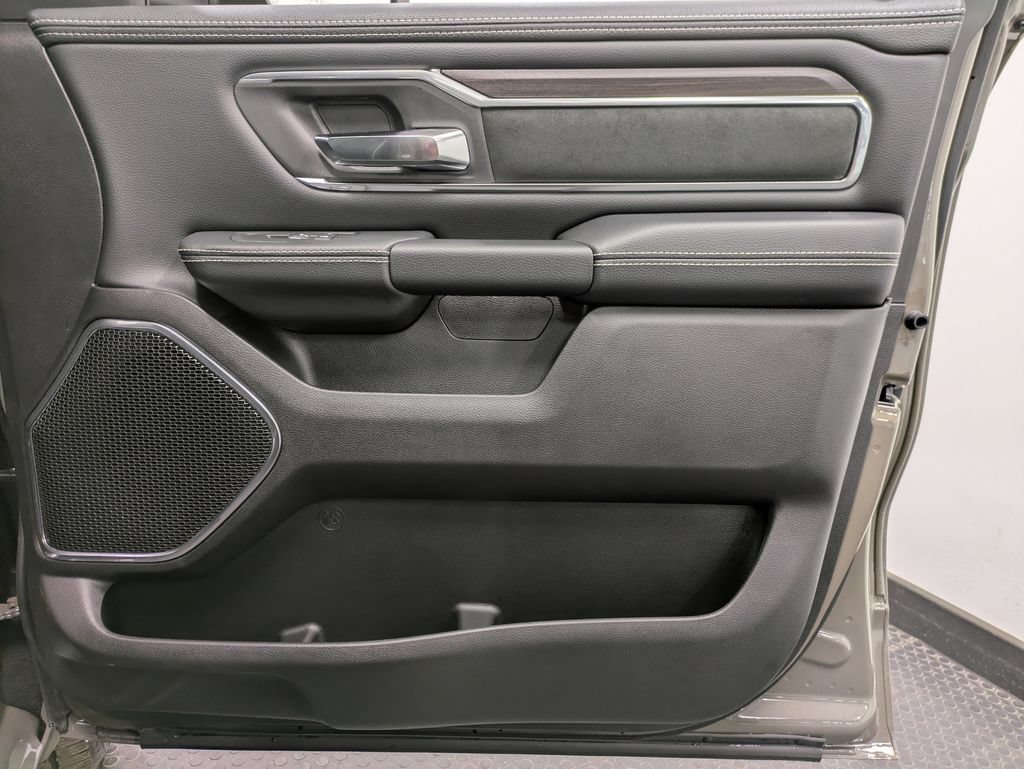 Used 2026 RAM 1500 Laramie AWD/4WD image 29
