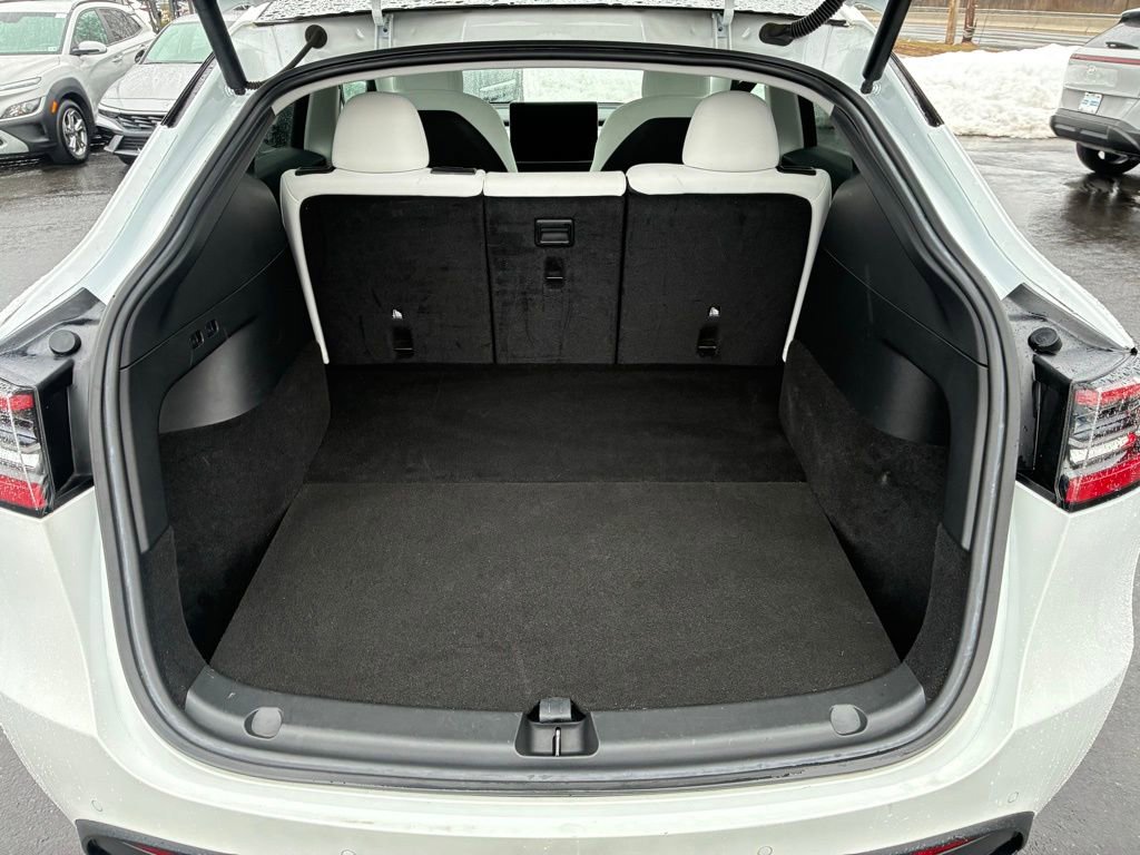 Used 2022 Tesla Model Y Performance image 10