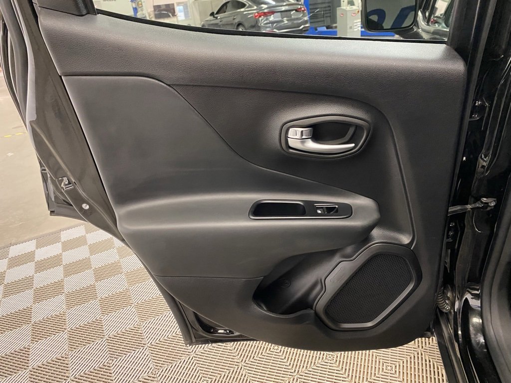Used 2020 Jeep Renegade Altitude image 18