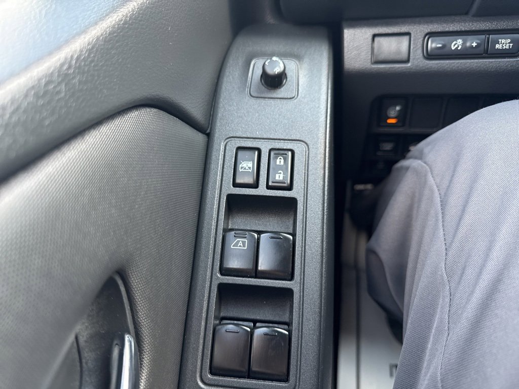 Used 2023 Nissan Frontier SV w/ Midnight Edition Package image 24