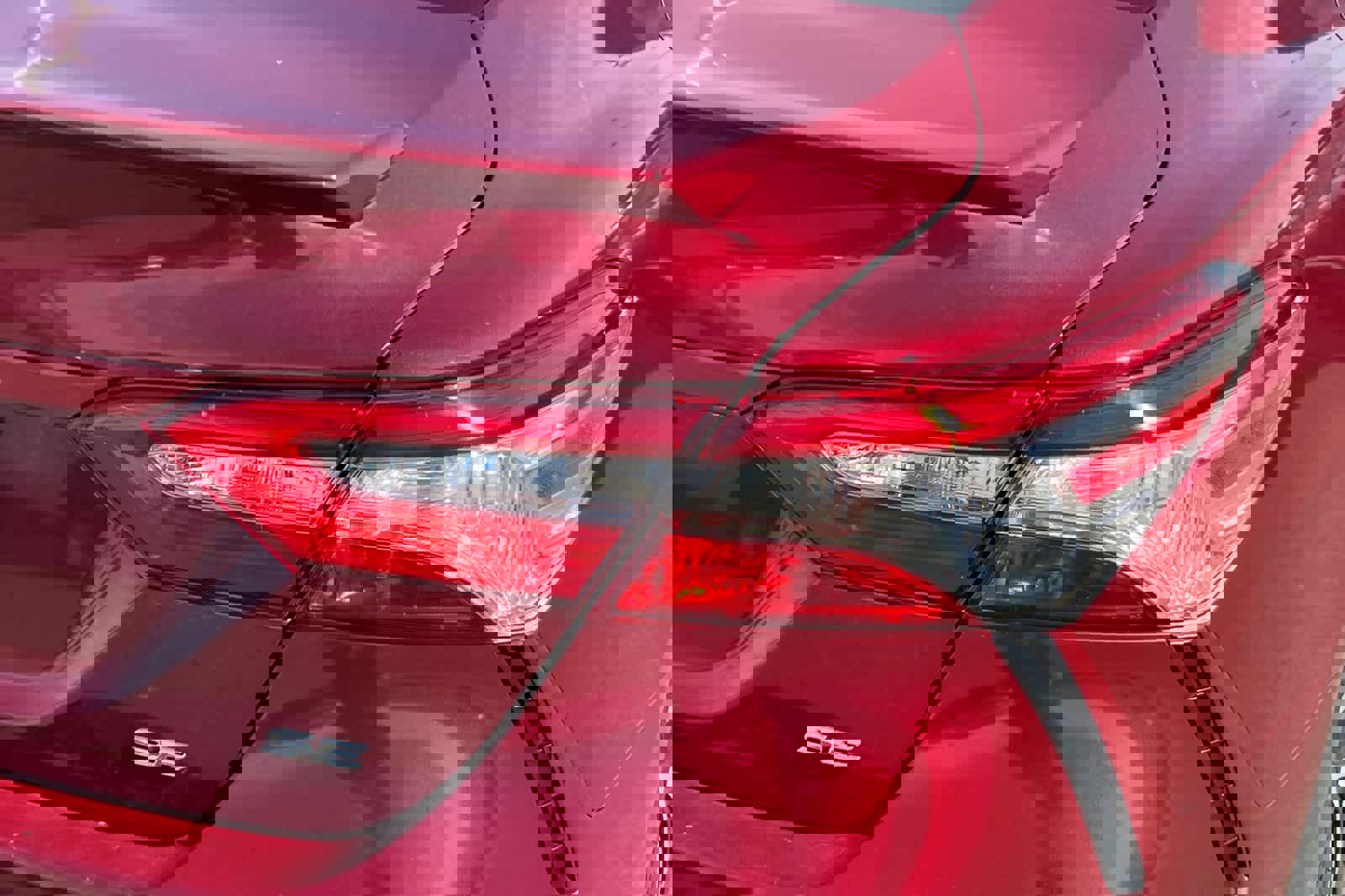 Certified 2018 Toyota Camry SE w/ Moonroof Package image 15